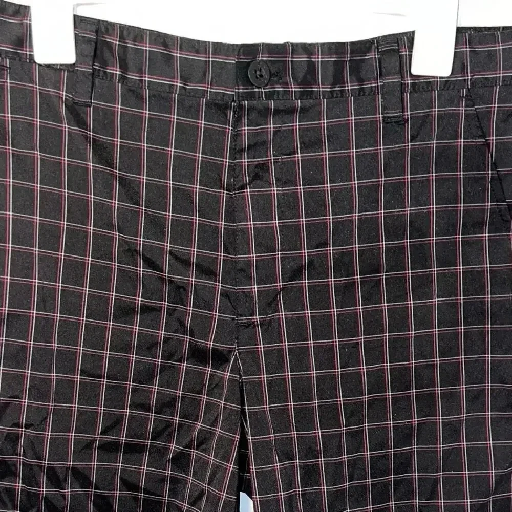 Izod Golf, 34,black‎ gray red plaid stripe Bermuda logo shorts